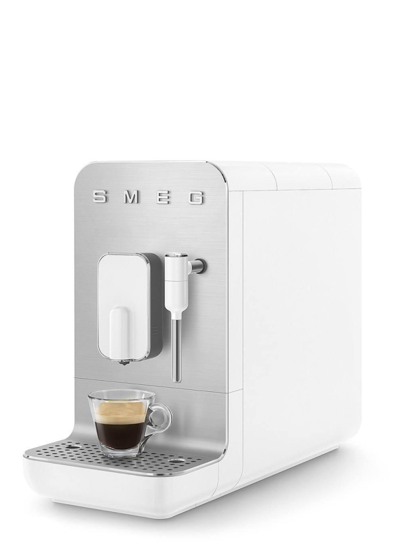SMEG Автоматическая кофемашина, матовый белый