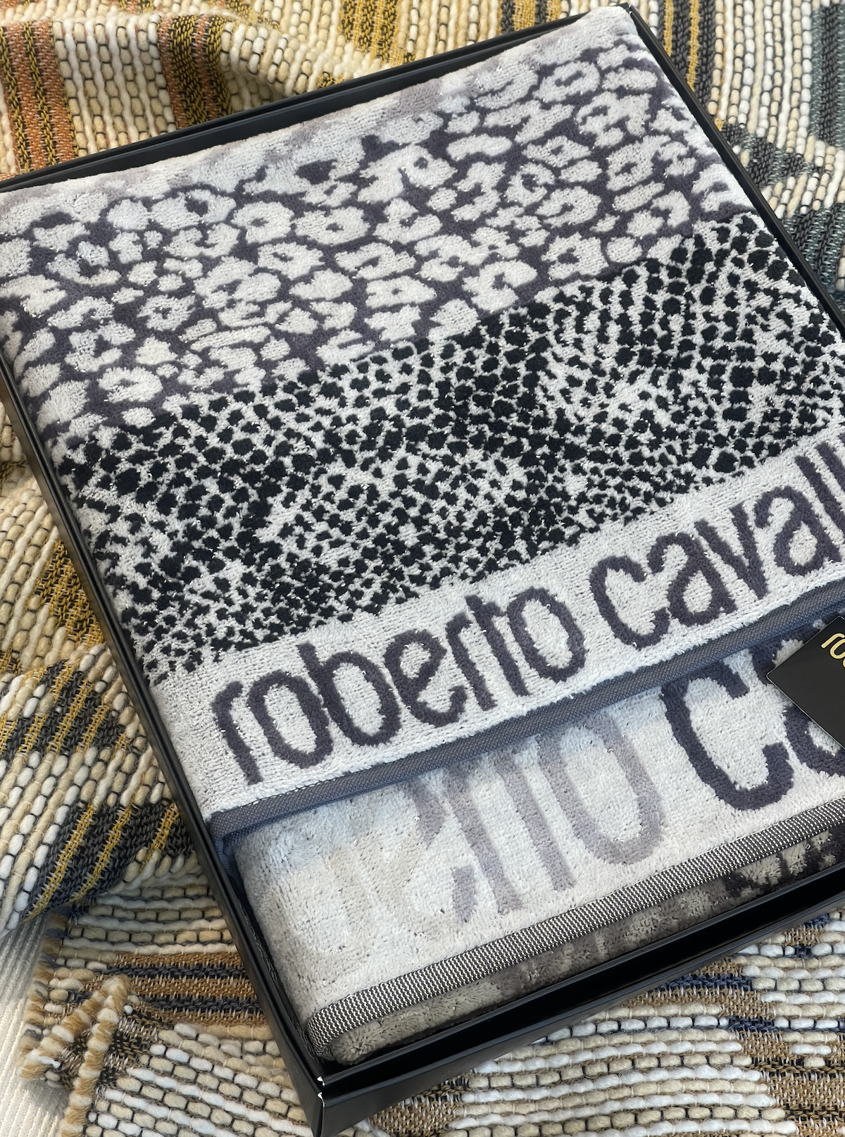 Комплект из 2-х полотенец Скин (Skin), серый, бренд: Роберто Кавалли (Roberto Cavalli)