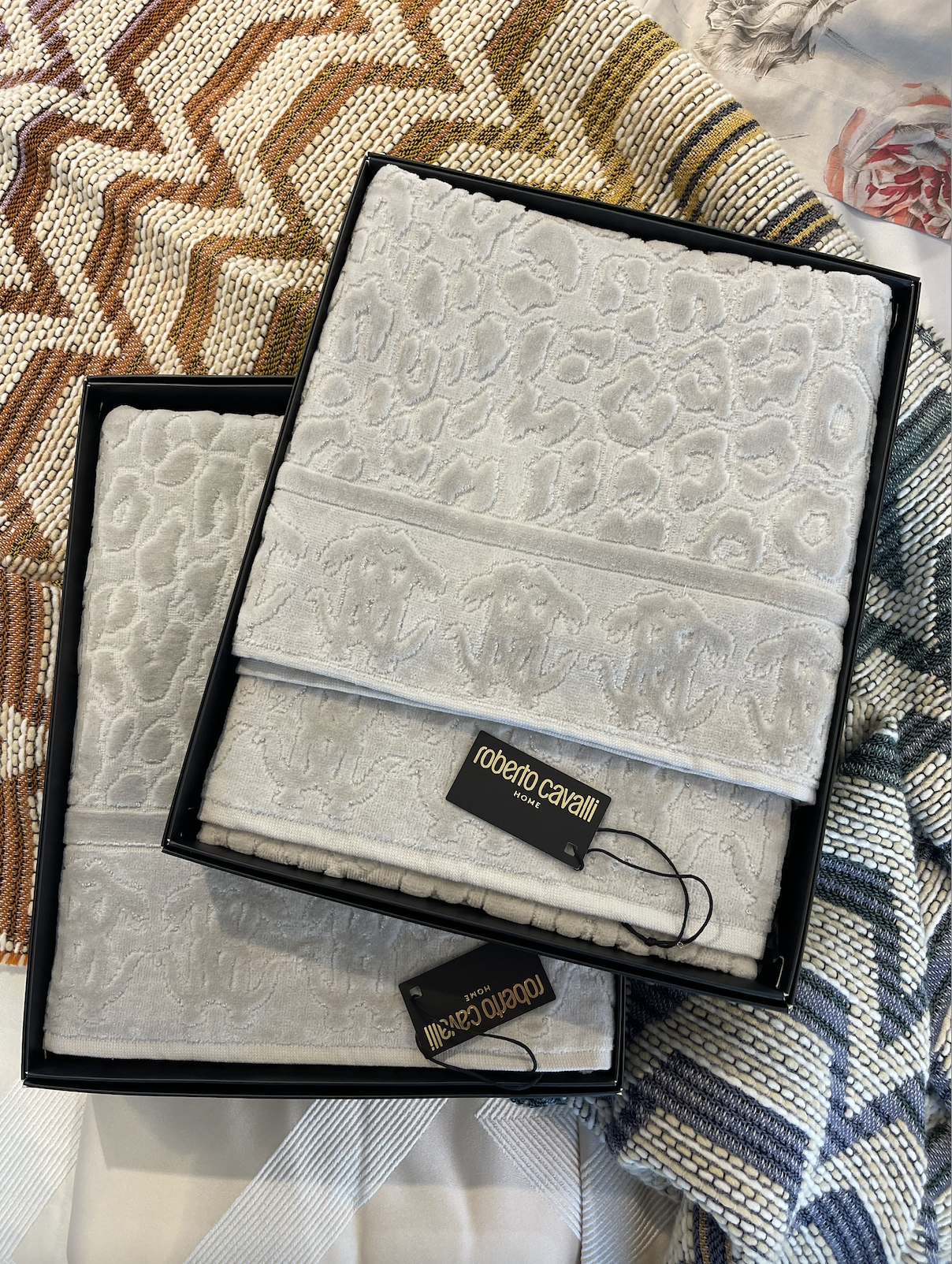 Полотенце Ягуар (Jaguar), 95*150см, серый, бренд: Роберто Кавалли (Roberto Cavalli)