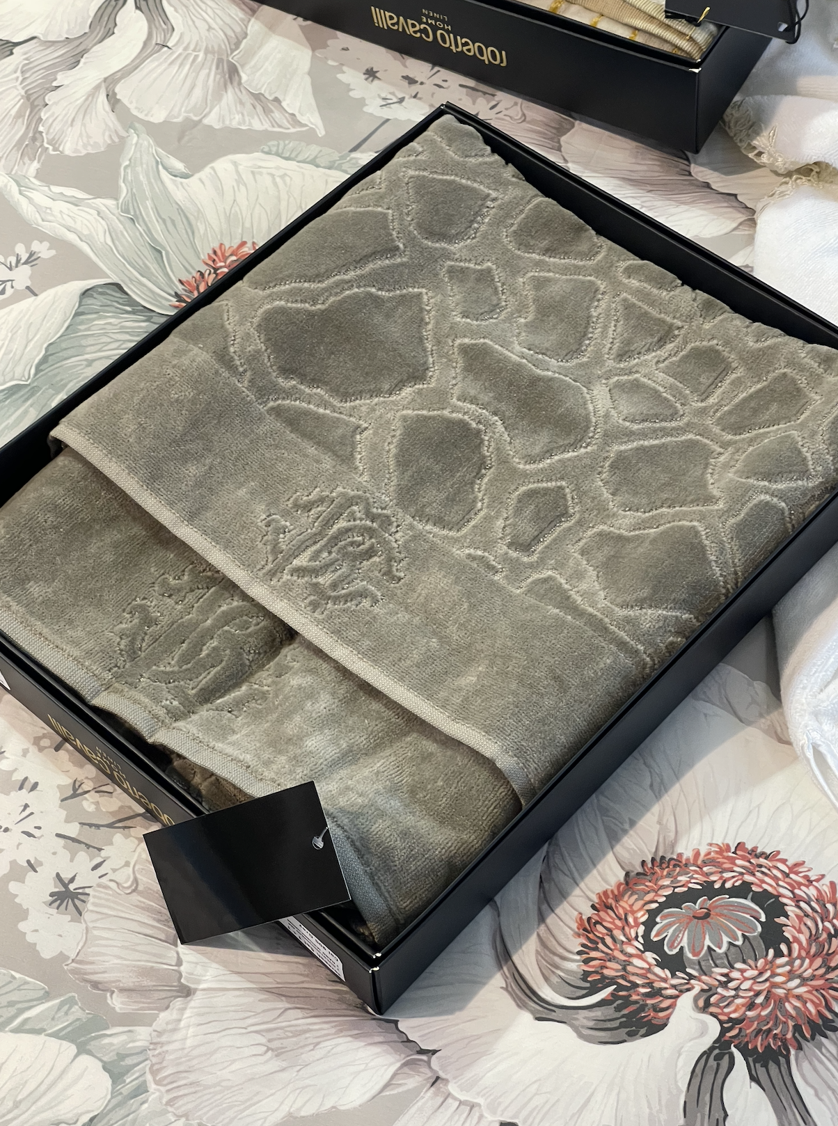 Набор из 2-х полотенец Джерапа (Jerapah), серый, бренд: Роберто Кавалли (Roberto Cavalli)