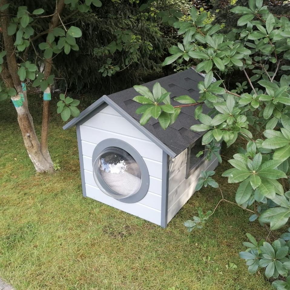 Домик - будка для кошек собак с иллюминатором