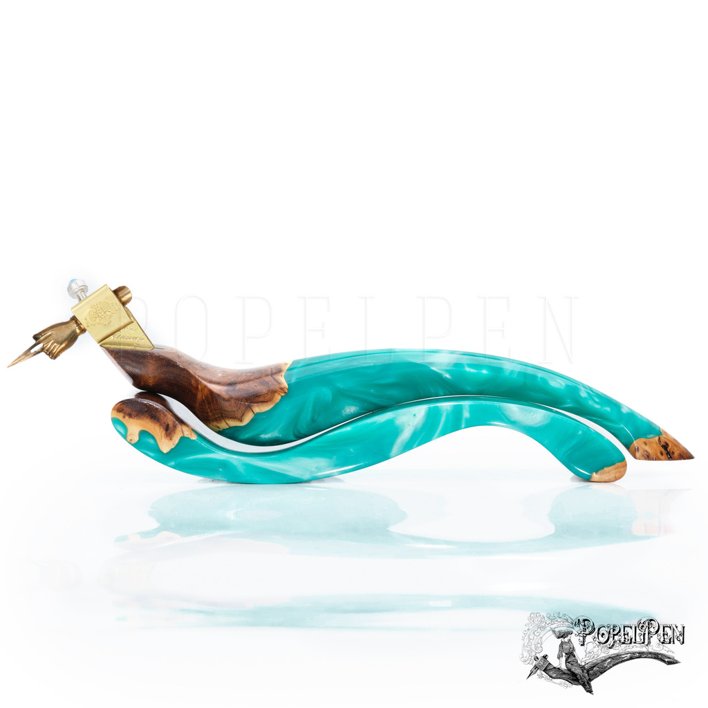 Ergonomic oblique pen holder EMERALD in wooden box  with stand