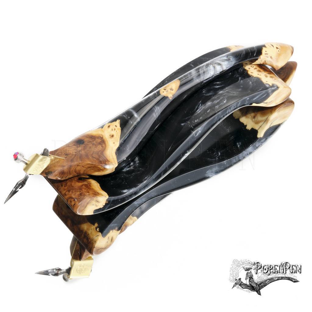 Oblique penholder PHARAOH with stand.