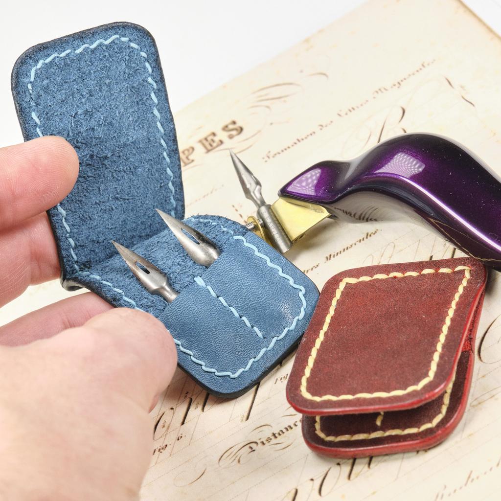 Консул. Чехол для хранения перьев.