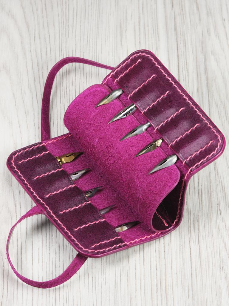 Кожаный пенал для перьев Фуксия роуз