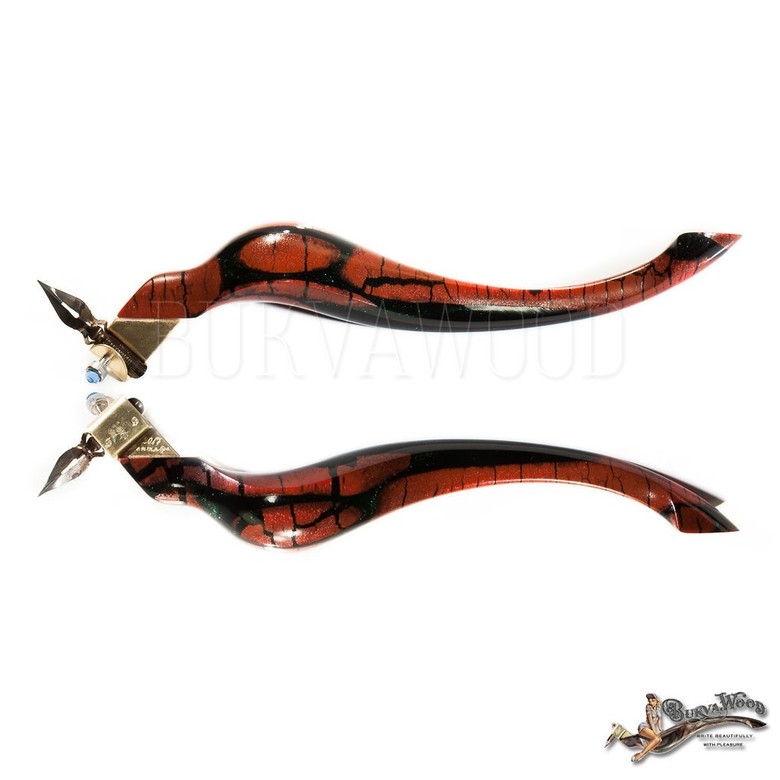 Obliquepenholder Terracotta Reptile