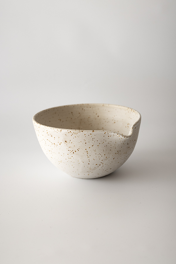 Bowl with spout 15 cm "Catalonia"