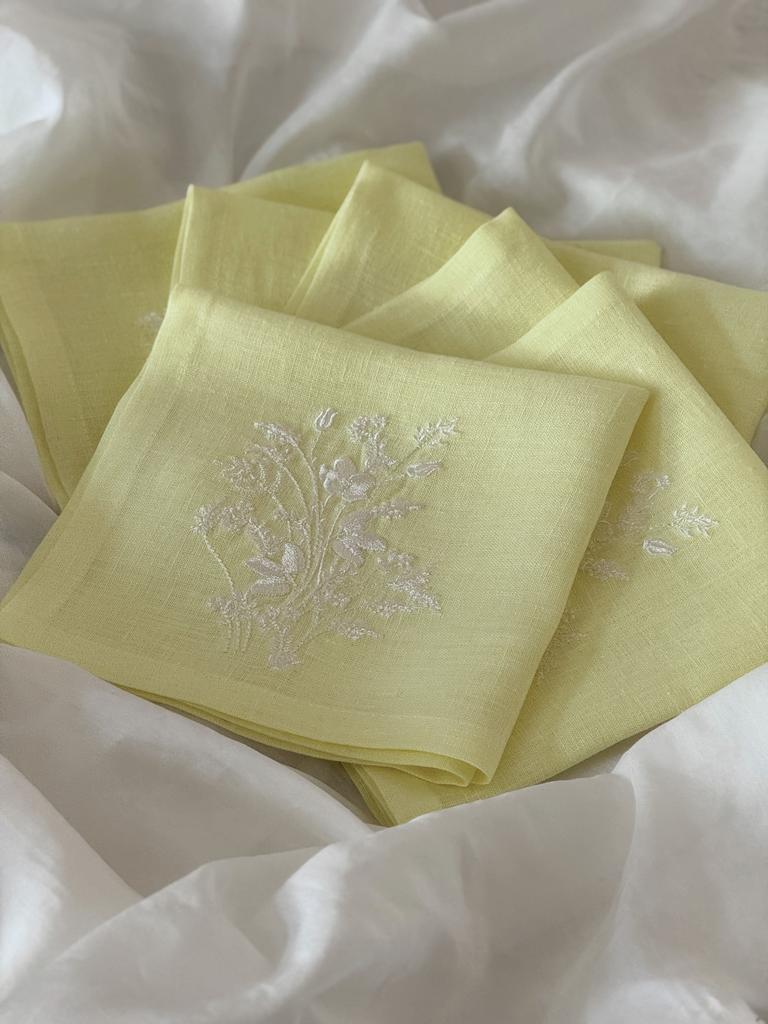Салфетка жёлто-лимонные с полевыми цветами