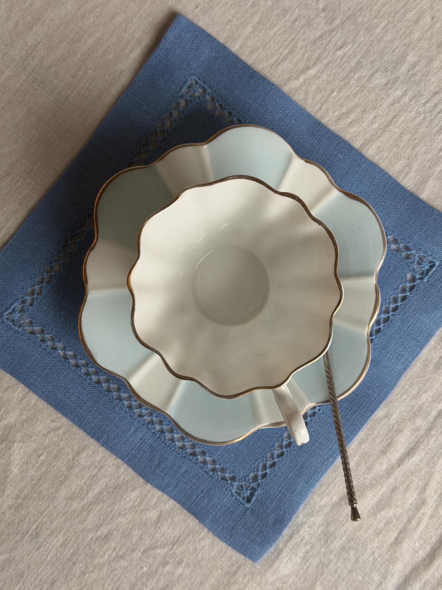 Костер с декоративной мережкой, голубой