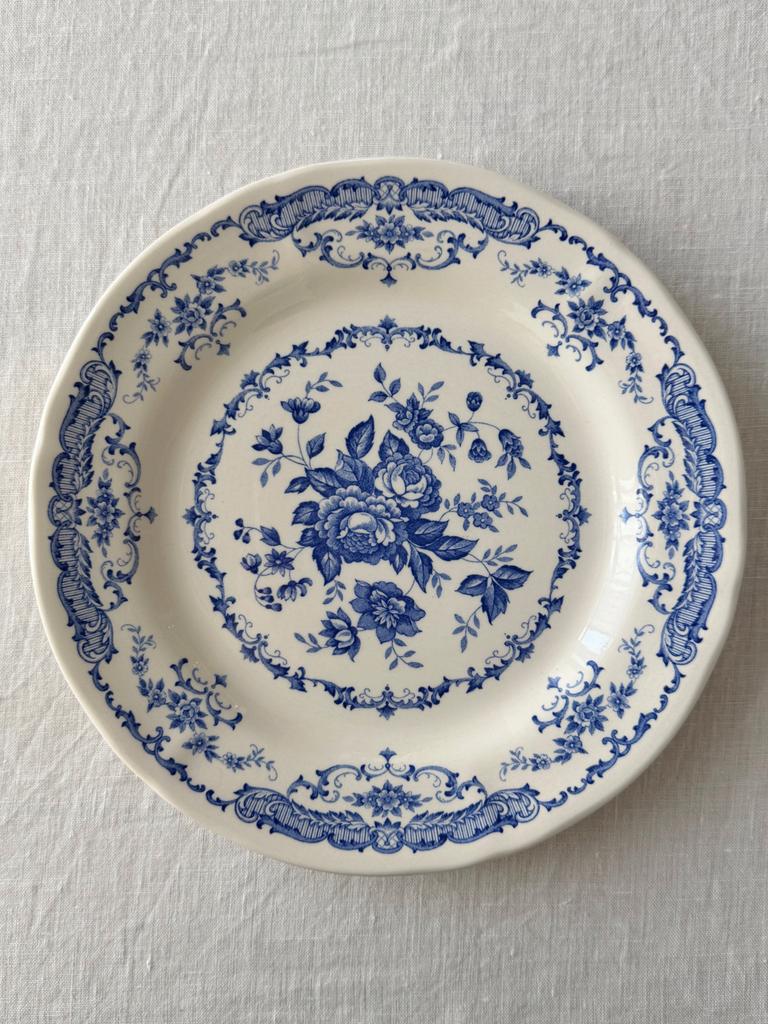 Тарелка обеденная Dark Blue Rose 26 см