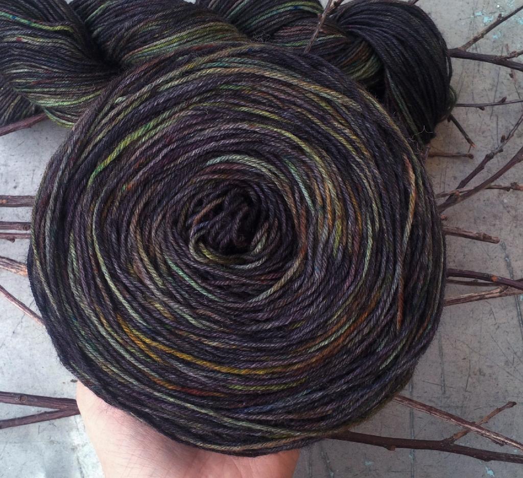 на  базе  Super wool sock  "Ночное болото"  420 м/100гр