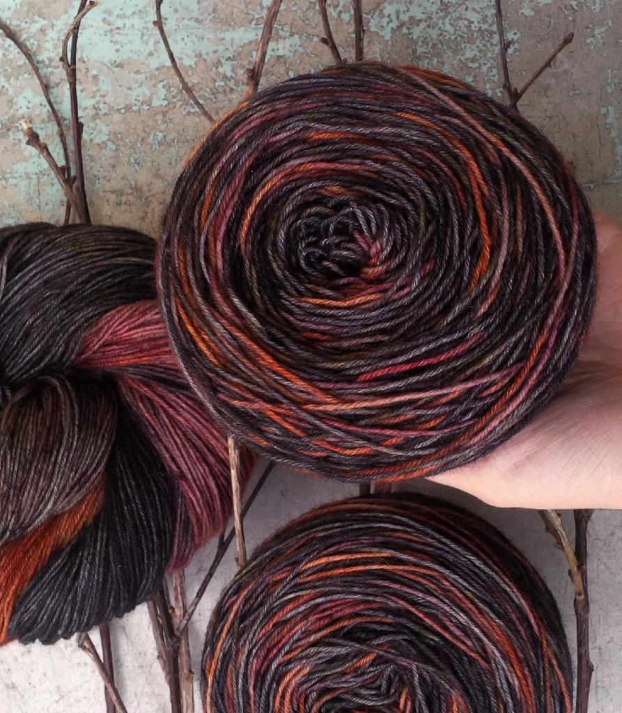 Super wool sock   наборы для носков в технике magic loop  "Догорающая древесина"  420 м/100гр