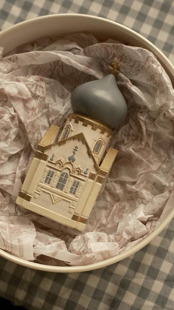 Храм - ароматическая свеча в гипсовом подсвечнике. Аромат Абрикосовая роща