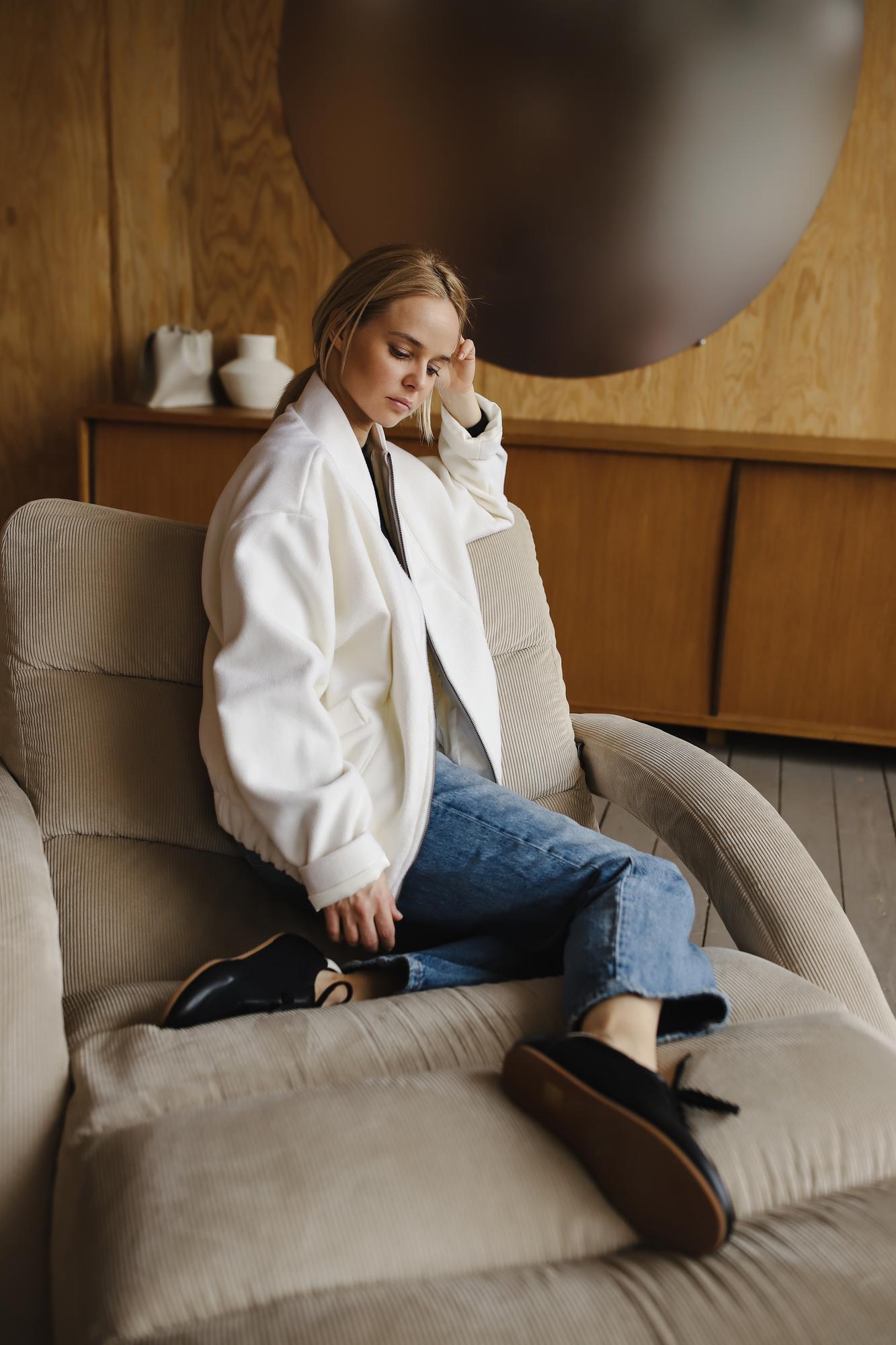 Бомбер молочный из кашемира