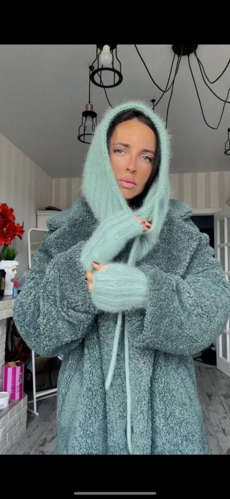 сет:капор и митенки