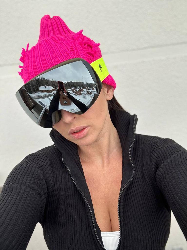 очень рваная шапка