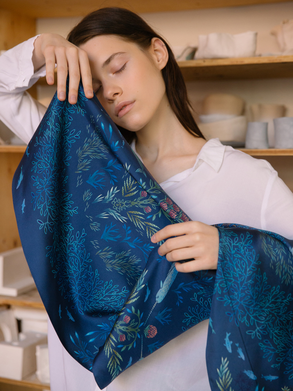 Шелковый платок "Луотола" 90х90 см