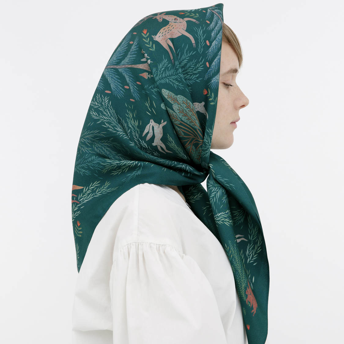 Шелковый платок "Сосново" зеленый 90х90 см