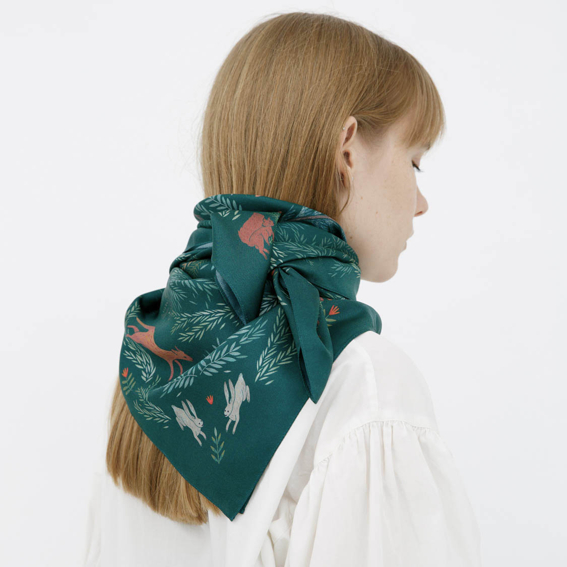 Шелковый платок "Сосново" зеленый 90х90 см