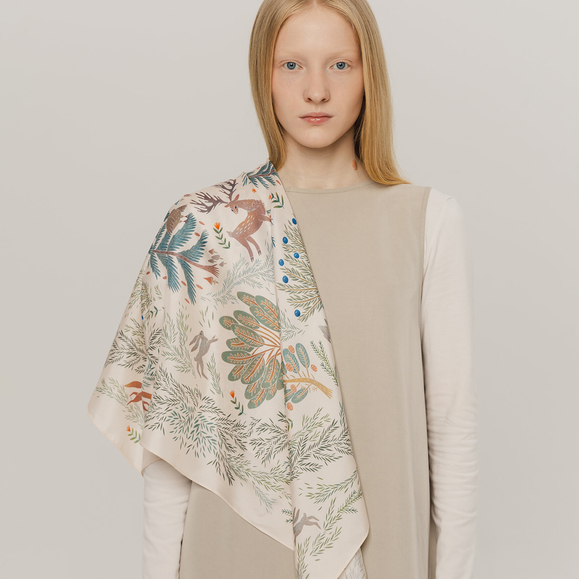 Шелковый платок "Сосново"бежевый 90х90 см