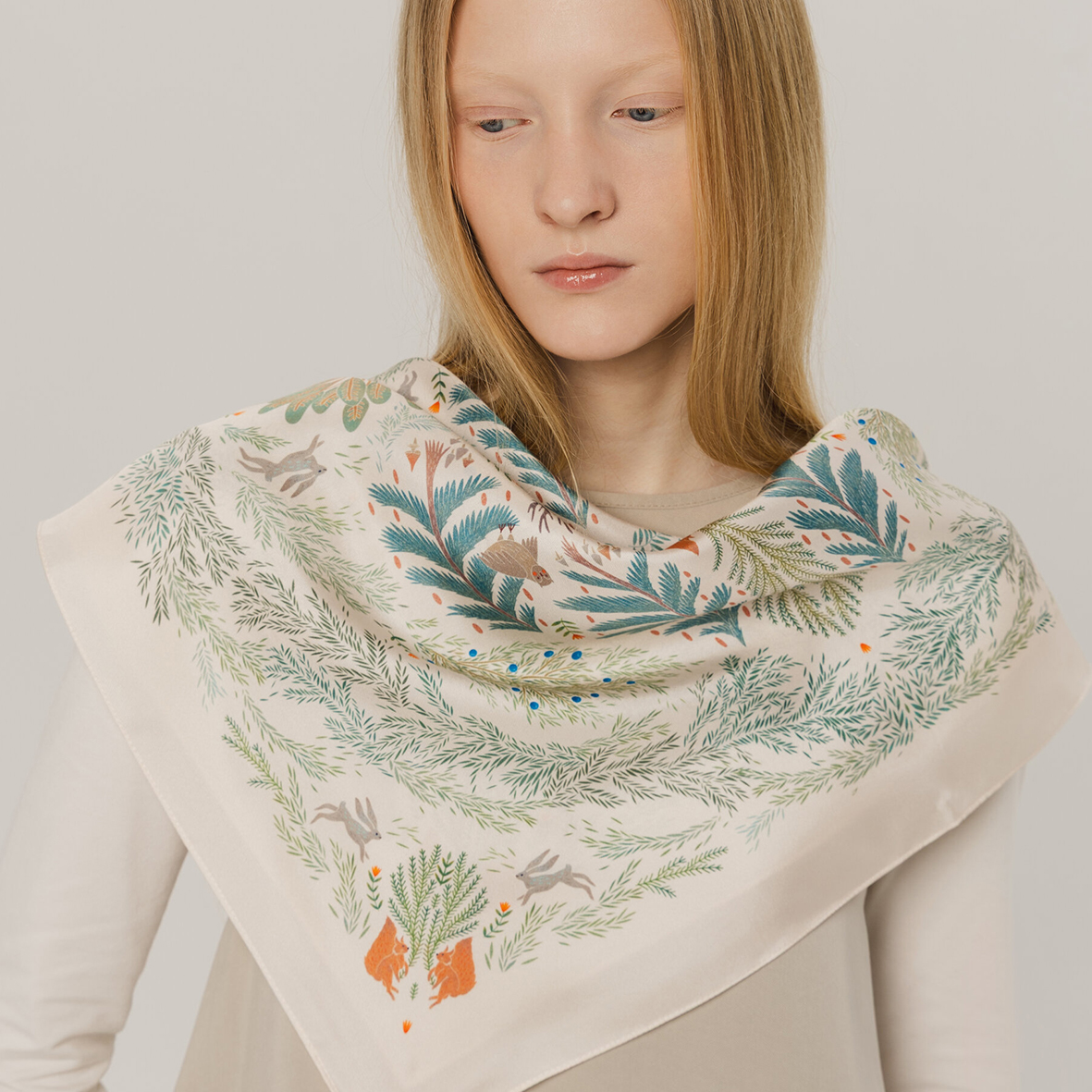 Шелковый платок "Сосново" светлый 65х65 см