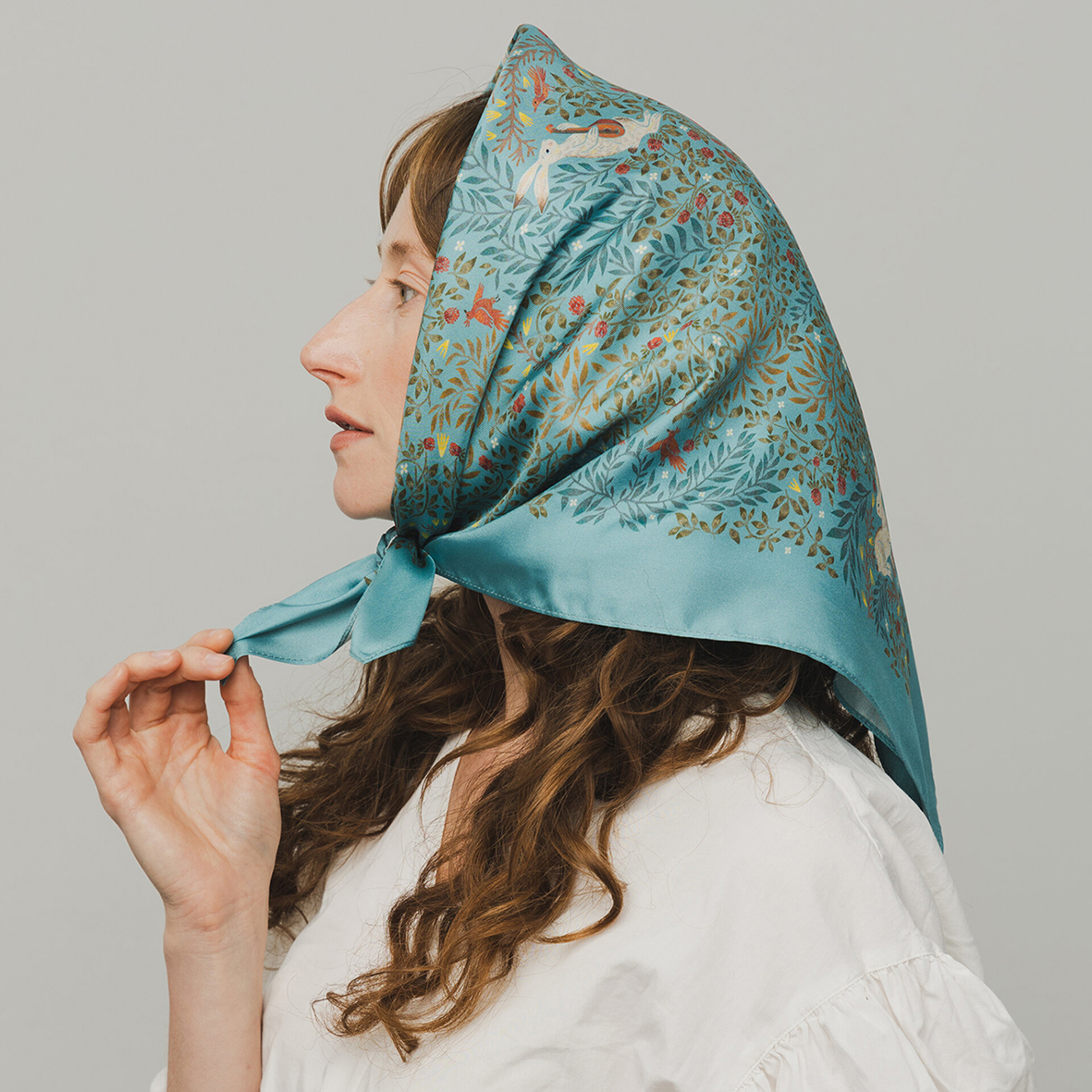 Шелковый платок "Шылад" голубой 65х65 см