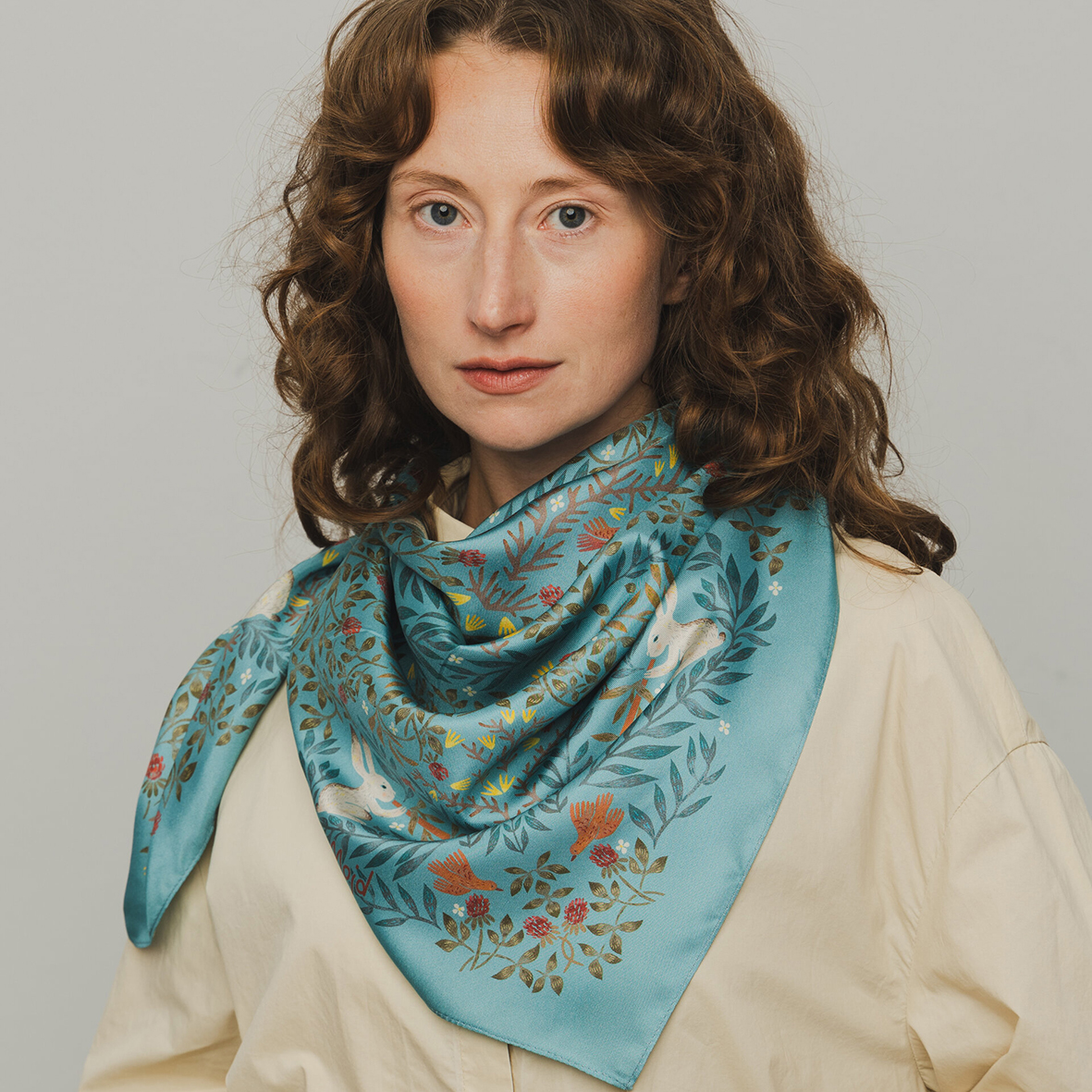 Шелковый платок "Шылад" голубой 90х90 см