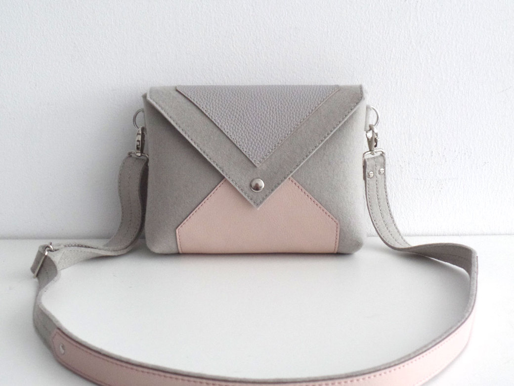 Сумка кроссбоди пепельная