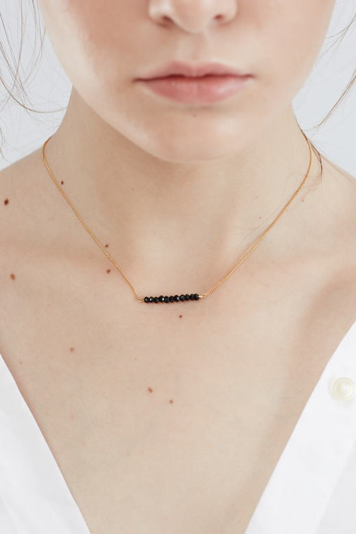 Колье "Basic" с черной шпинелью, позолота