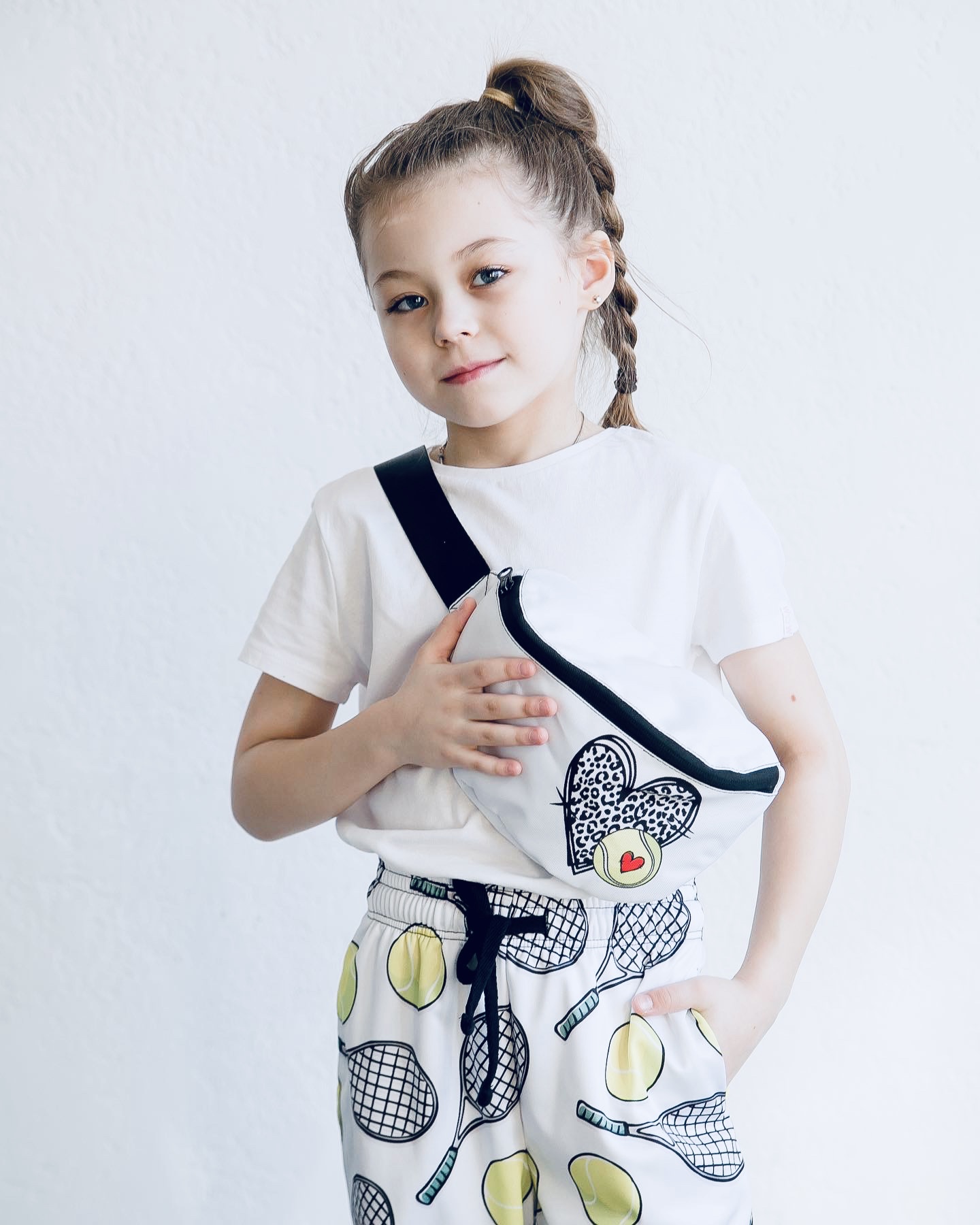 Сумка поясная «сердце» белая