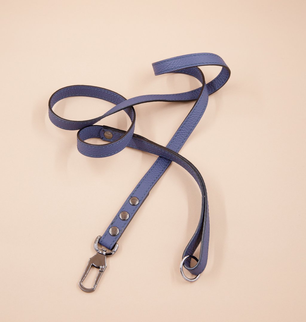 Поводок  кожаный синий 1,2 м