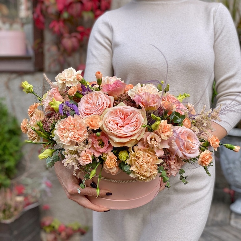 Коробка с цветами  "Воздушный поцелуй"