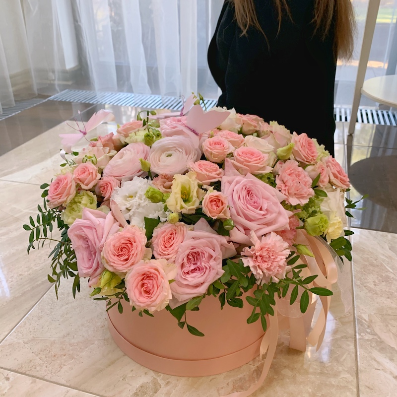 Коробка с цветами  "Love you"