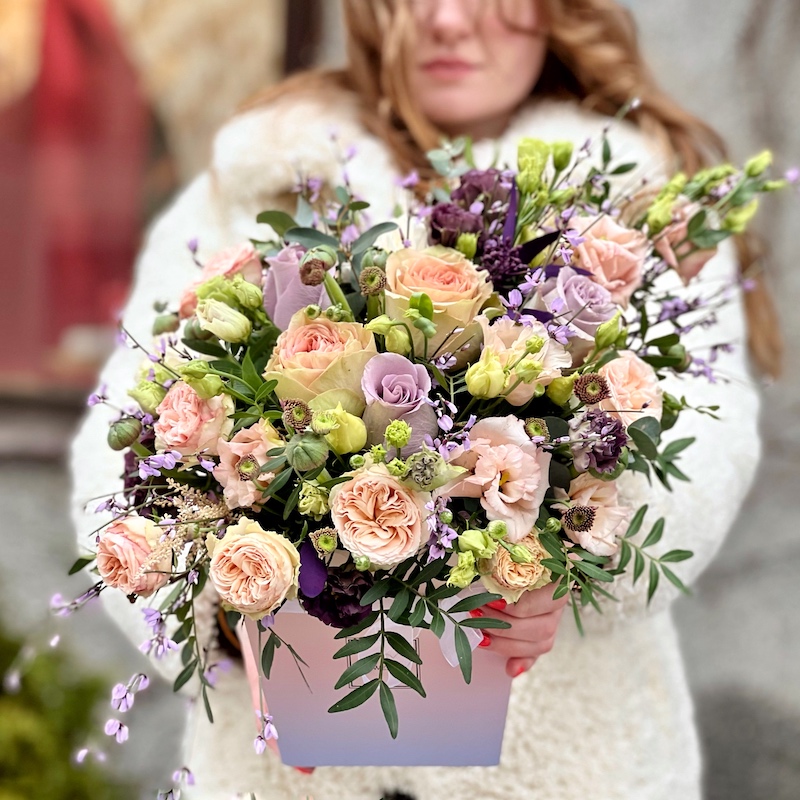 Коробка с цветами  "Грушевый ликёр"