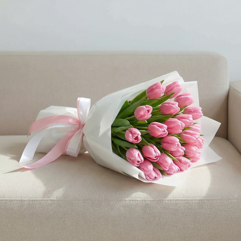 Монобукет из 25 розовых тюльпанов в упаковке