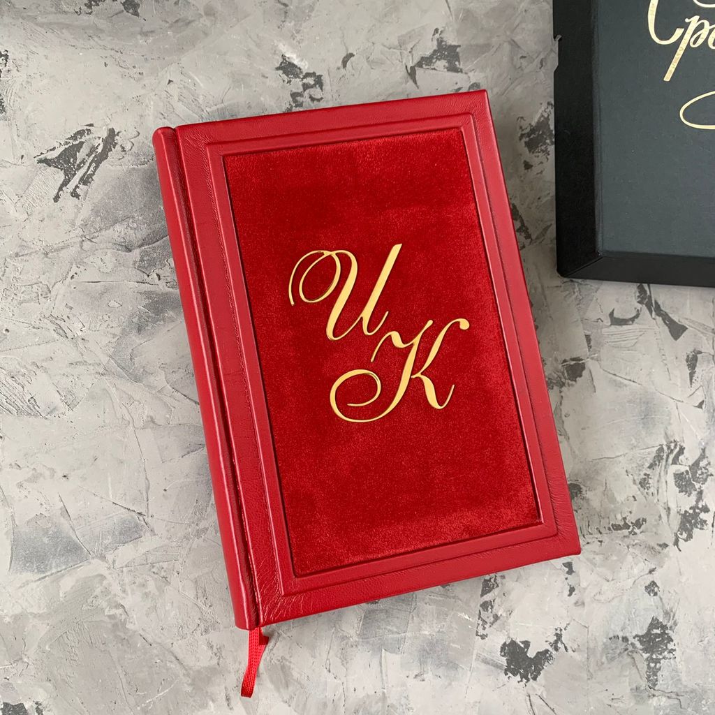 Ежедневник с металлическими инициалами в натуральной коже комбинированный