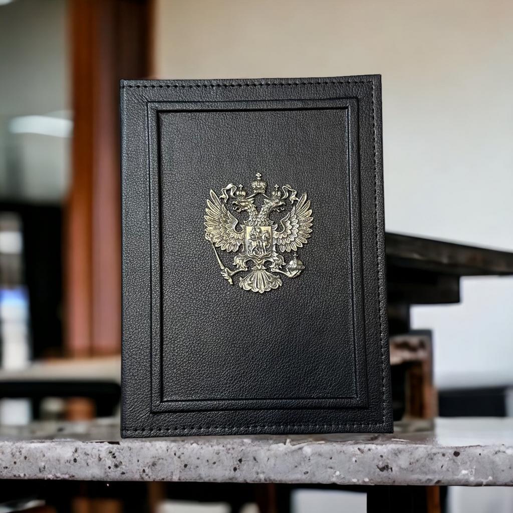 Ежедневник с гербом РФ в эко коже, сменный блок А5.
