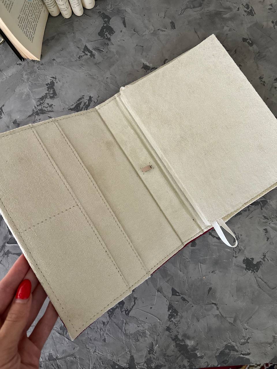 Именной ежедневник из натуральной замши с кожаной вставкой