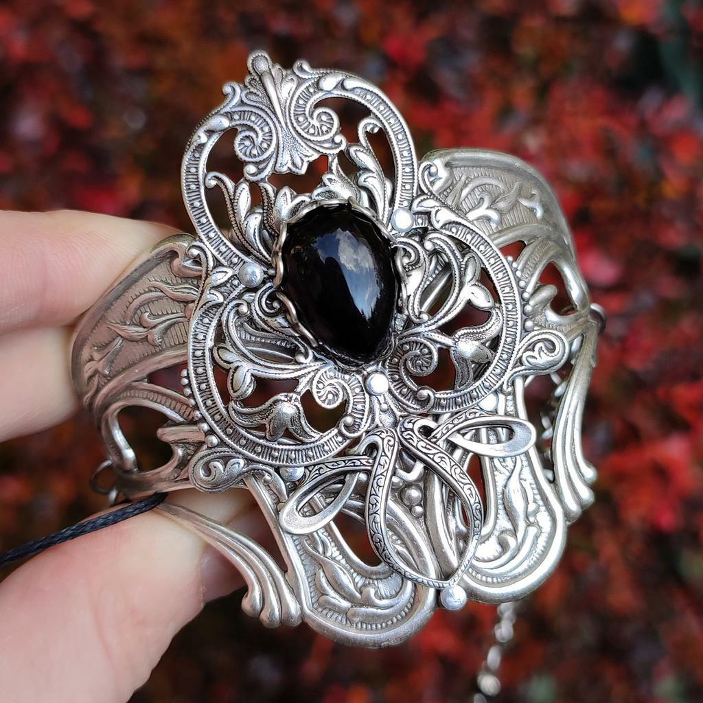 Браслет Алесто Черный оникс в интернет-магазине авторских украшений Shard Noir