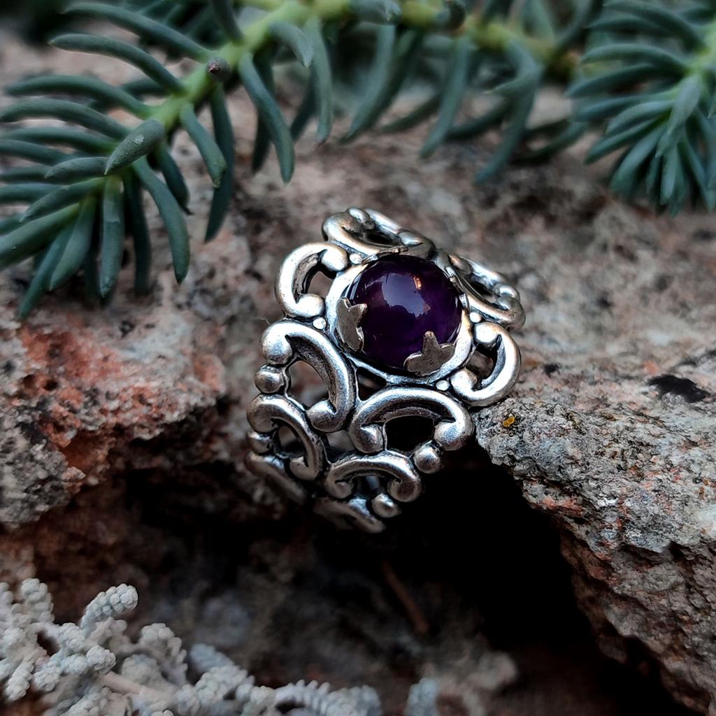 Кольцо Афина с фиолетовым камнем от Shard Noir