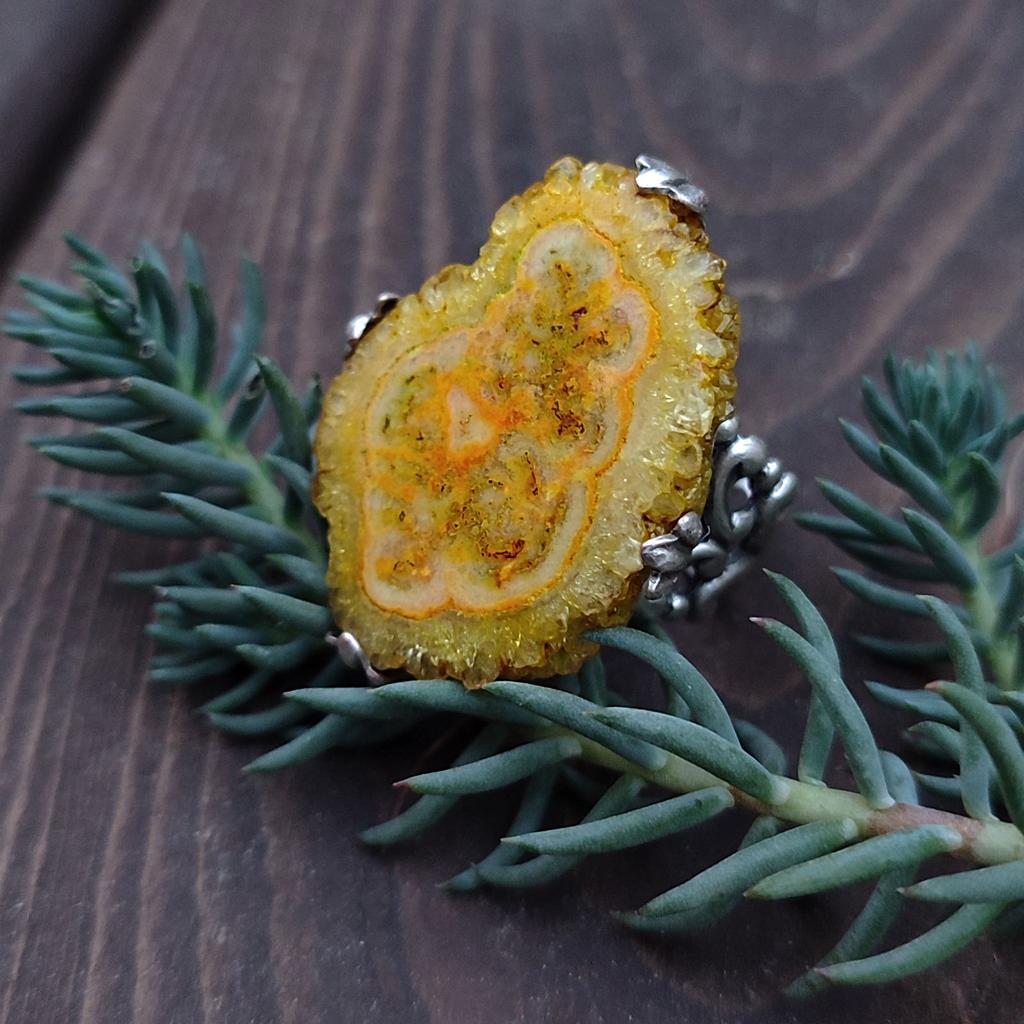 Кольцо Деа с кварцем от Shard Noir