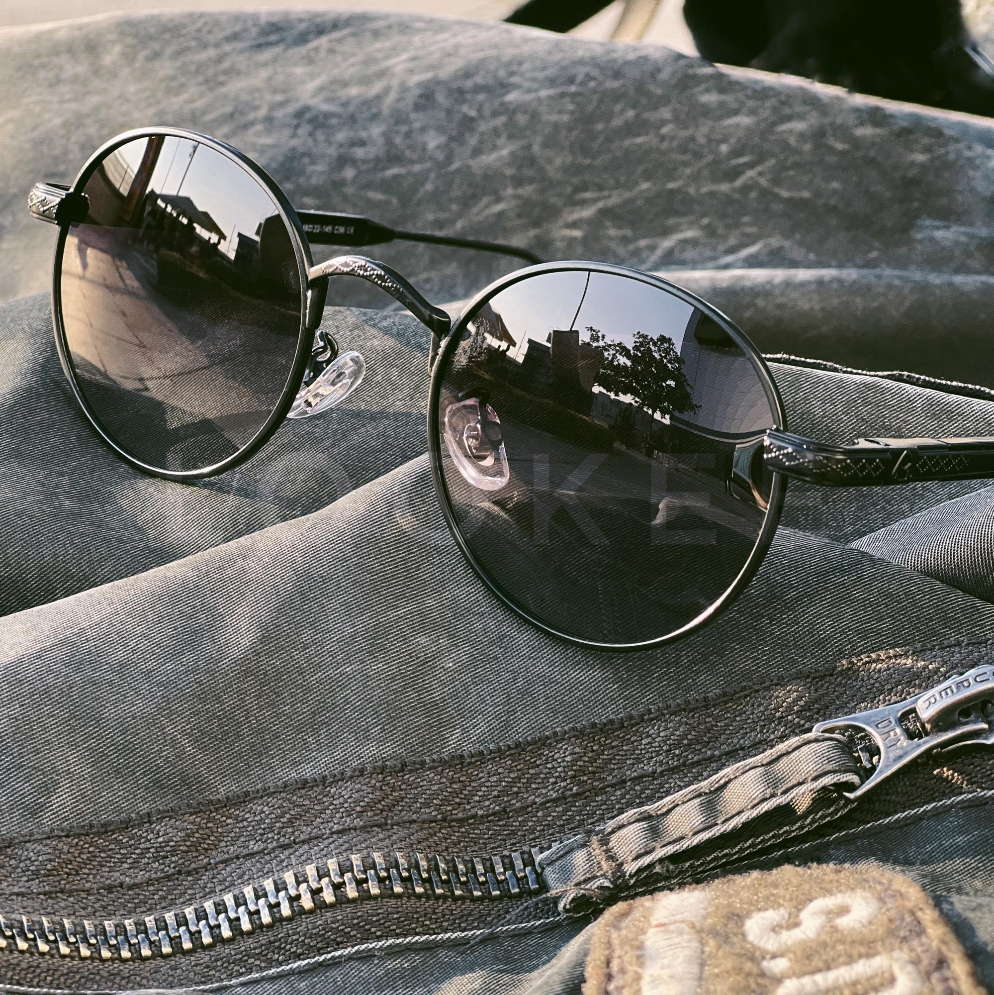 Черные круглые очки от солнца