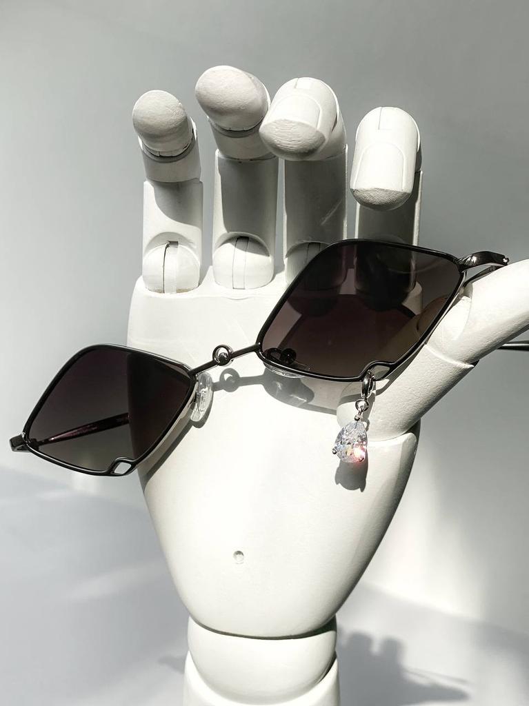 Очки со слезой ромбы