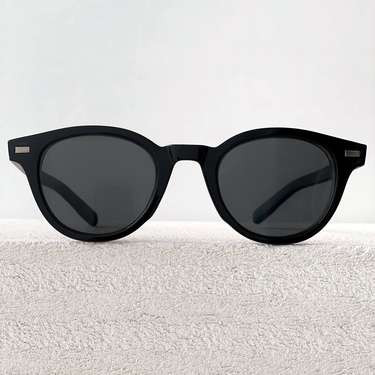 Очки солнцезащитные стильные