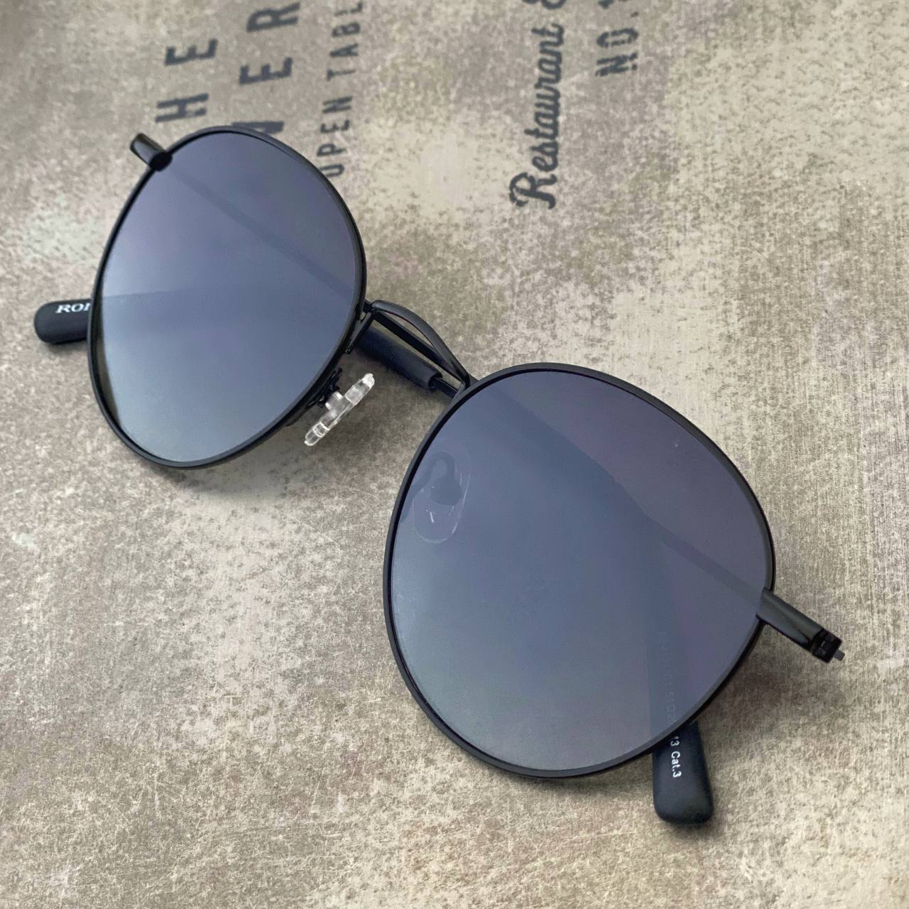 Очки круглой формы черные