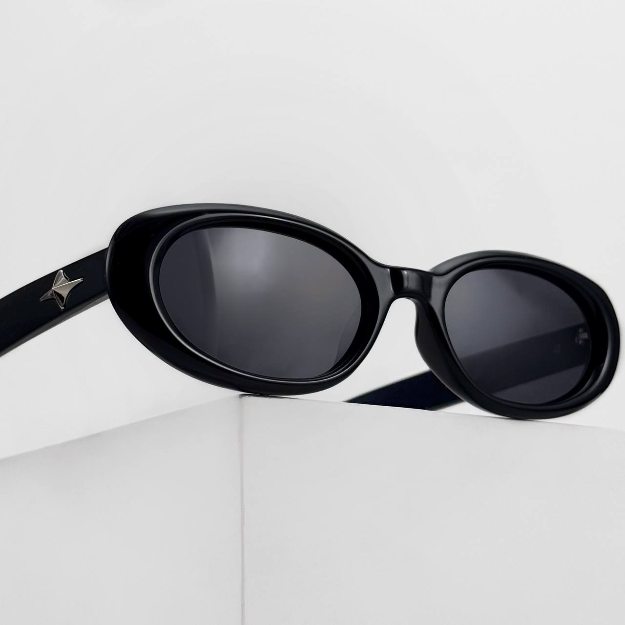 Модные женские солнцезащитные очки