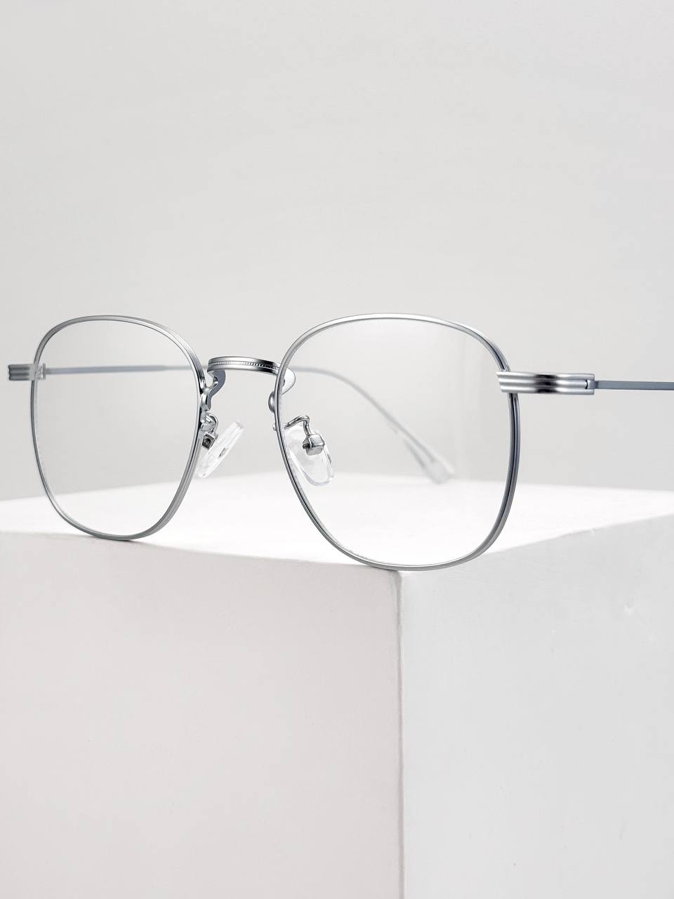 Стильные круглые имиджевые очки