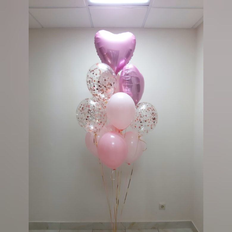 Букет розовый с 2 сердцами и конфетти