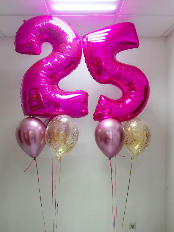 Для девушки 25 цифры и 6 шаров