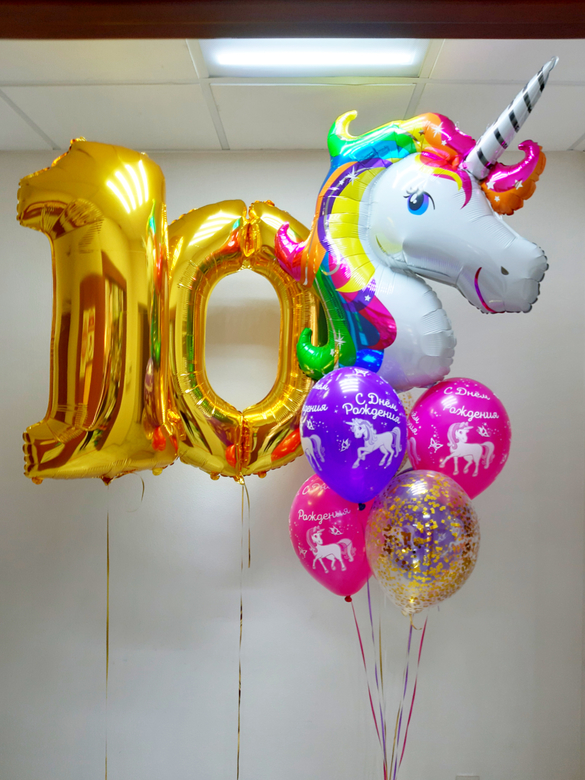 Две цифры и букет с Единорогом